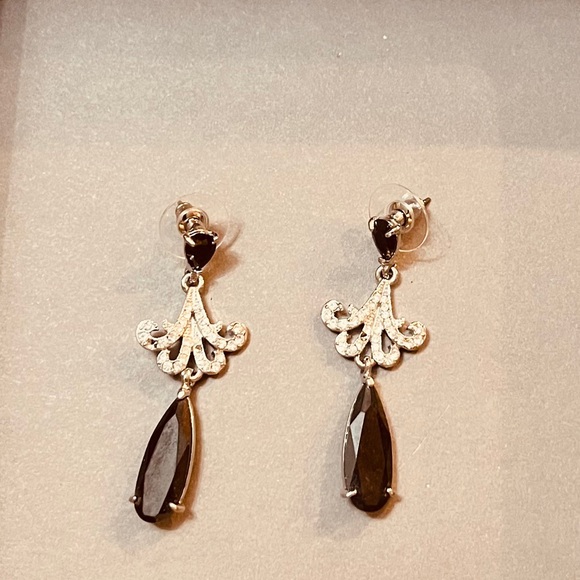 Elegant black prong set and pave Austrian crystals pierced earrings silverplated - Picture 2 of 5